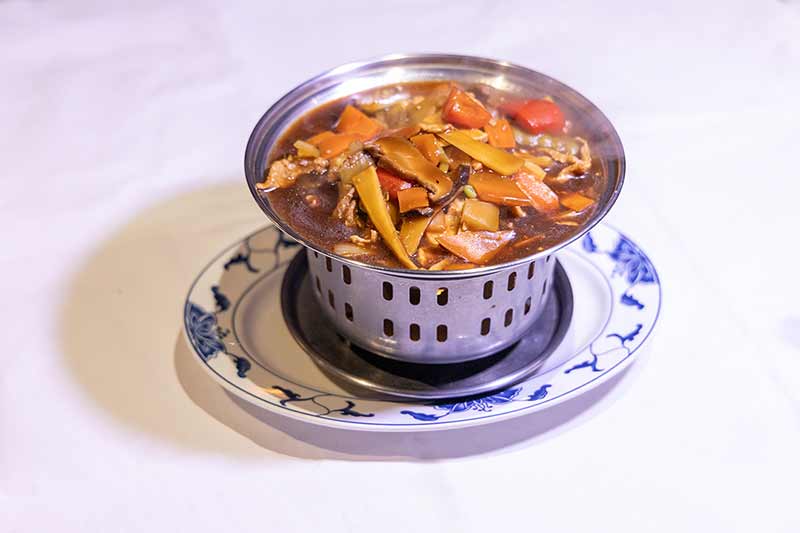 Feuertopf mit H&auml;hnchen, Schweinefleisch, Ente und Gem&uuml;se